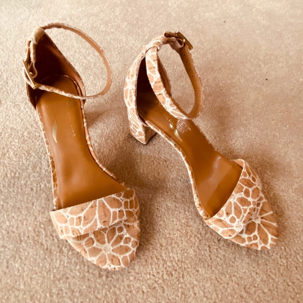Cork brown and white heals!